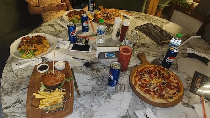 Taşeli Sosyal Tesisleri'nde sofra